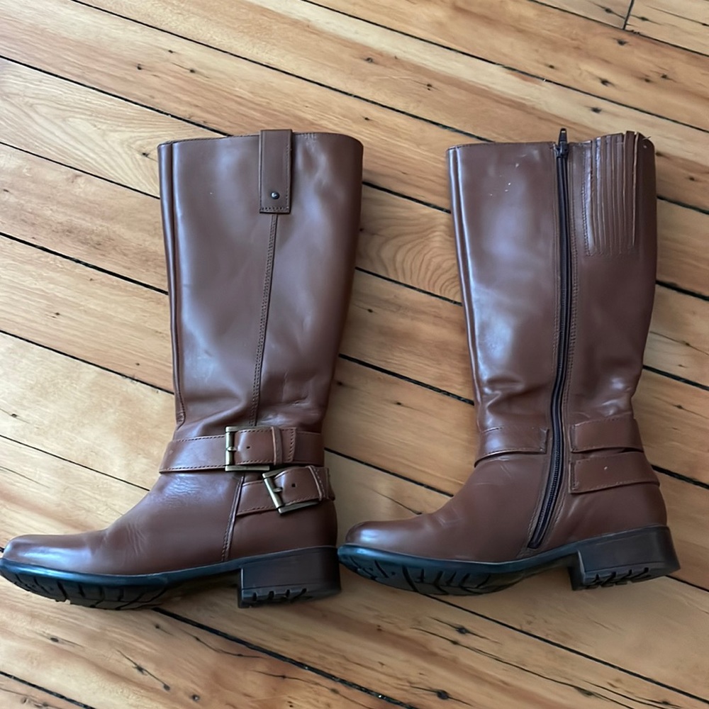 Brown boots
